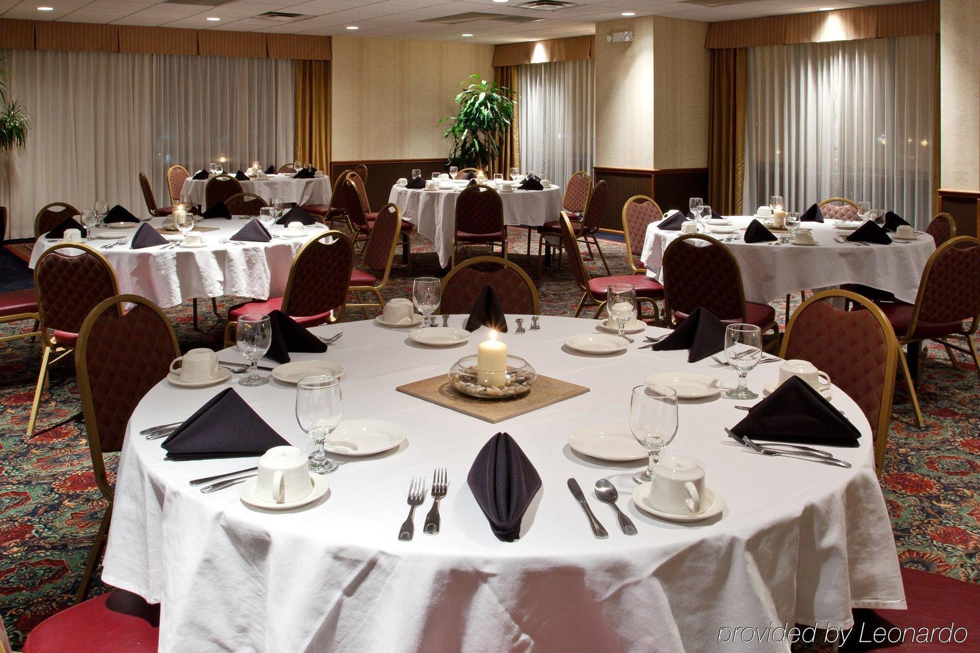 Four Points By Sheraton Cleveland Airport Exterior photo