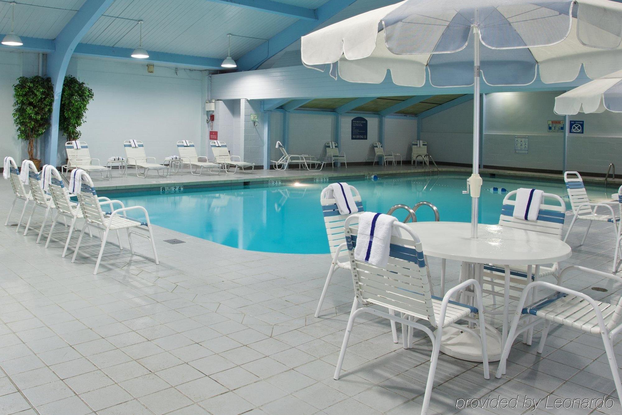 Four Points By Sheraton Cleveland Airport Exterior photo