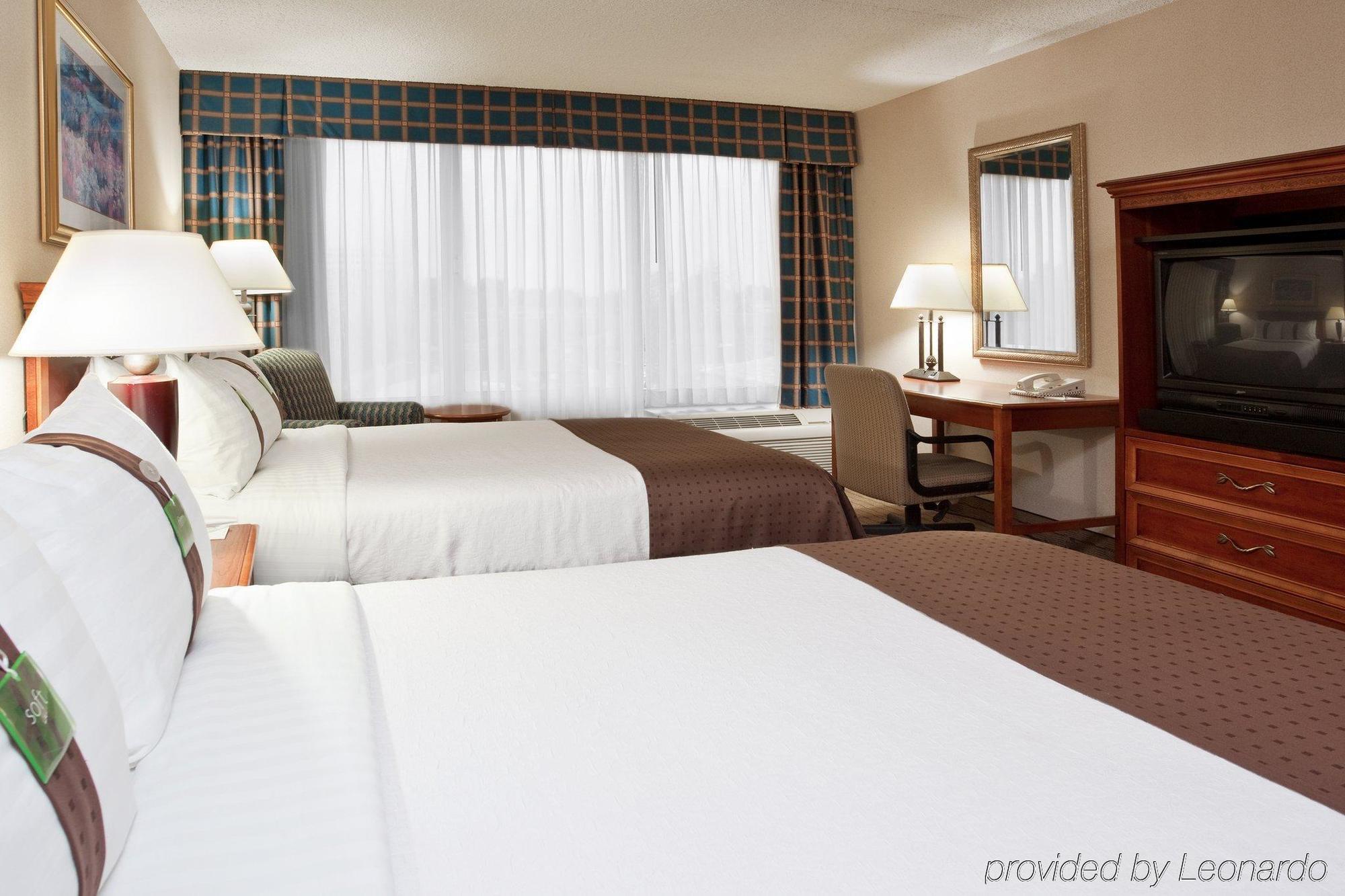Four Points By Sheraton Cleveland Airport Exterior photo