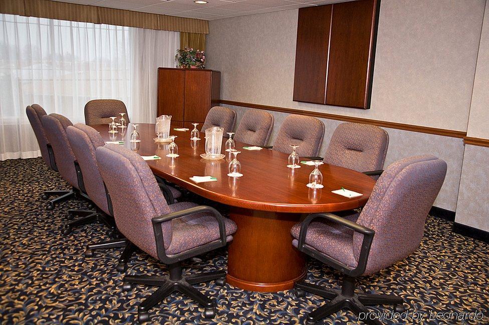 Four Points By Sheraton Cleveland Airport Exterior photo