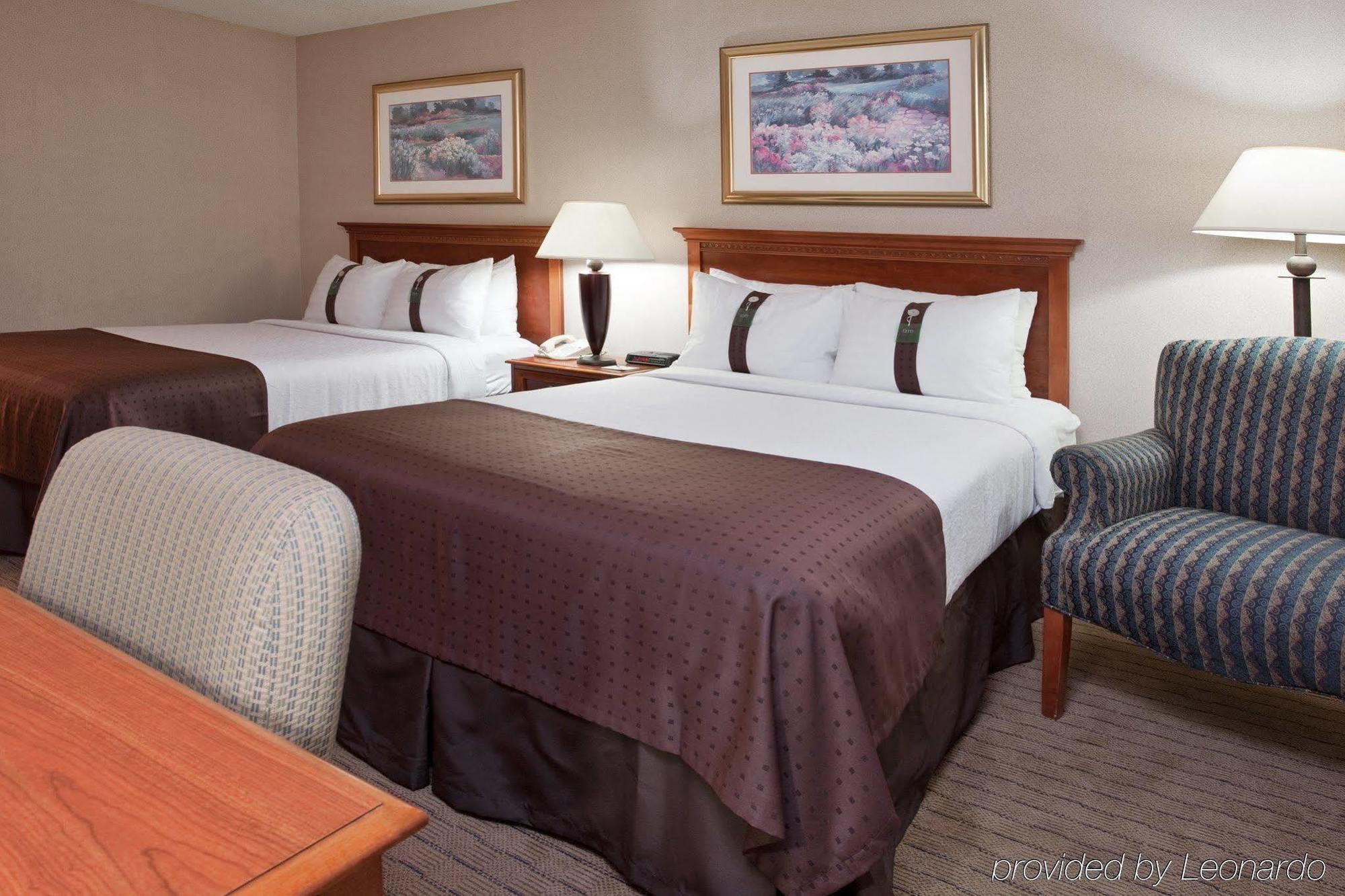 Four Points By Sheraton Cleveland Airport Exterior photo